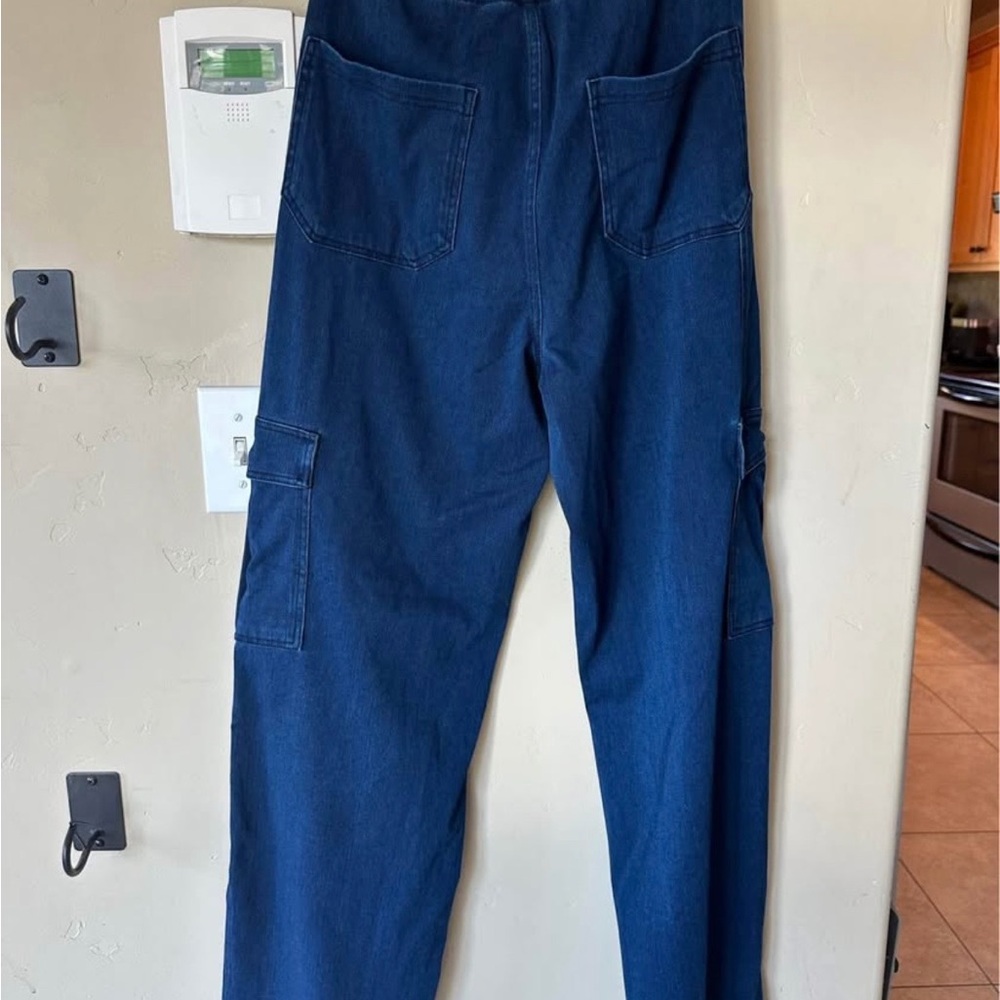 Women’s Halará Blue Cargo Pants - Picture 4 of 4